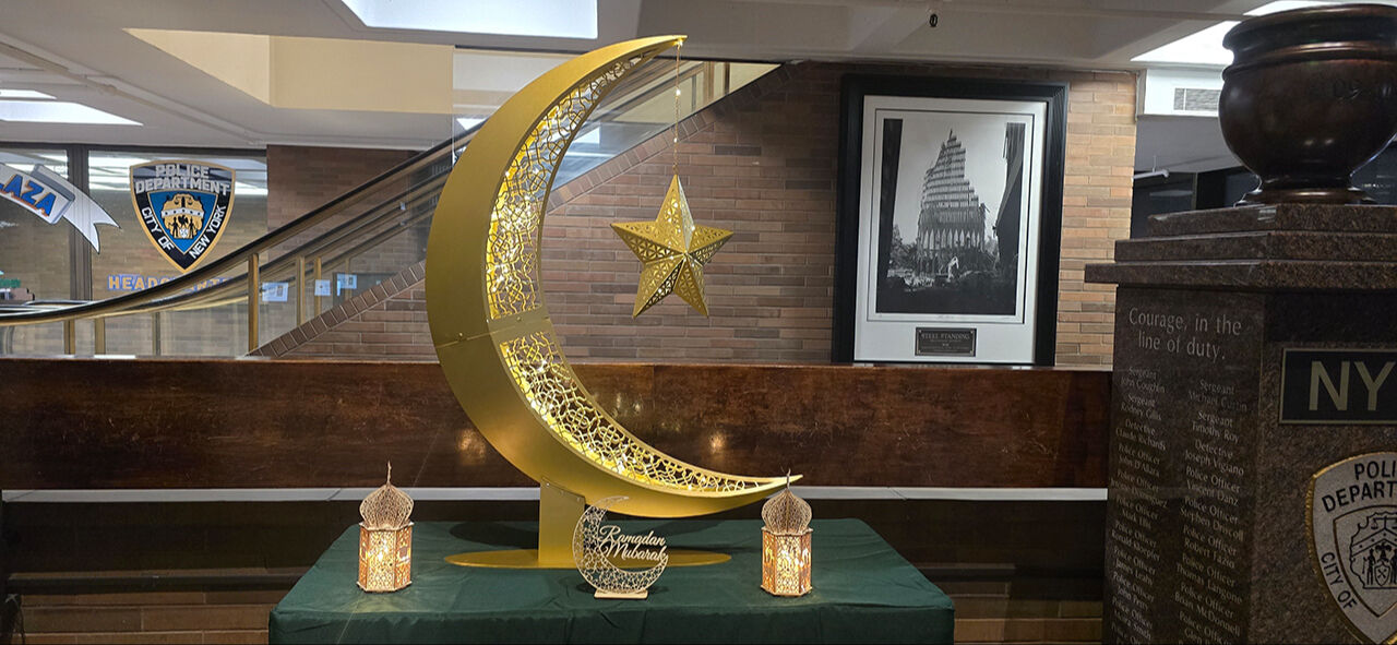 180 yıllık tarihinde bir ilk! New York Polis Teşkilatı "Hilal Yakma Töreni" düzenledi - 6. Resim