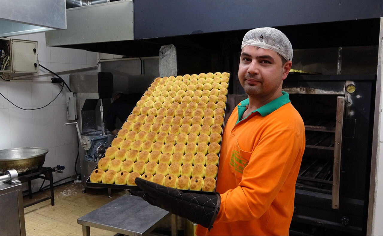 Fiyatı dudak uçuklatsa da vazgeçilmiyor! Ramazan ayının en sevilen tatlısına ilgi arttı - 3. Resim