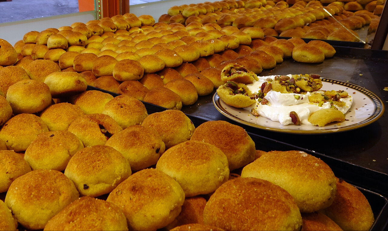 Fiyatı dudak uçuklatsa da vazgeçilmiyor! Ramazan ayının en sevilen tatlısına ilgi arttı - 1. Resim