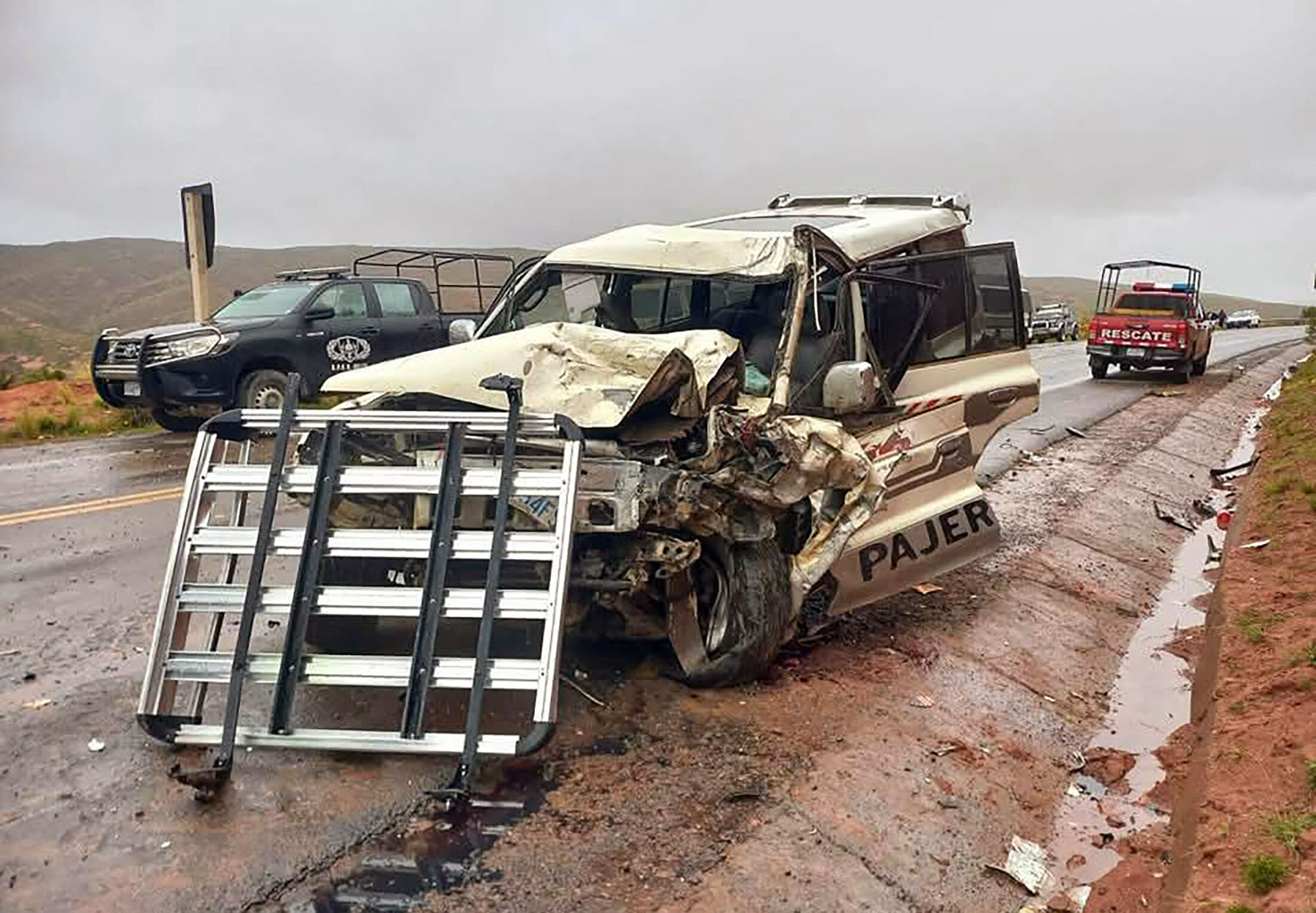 Karnaval yolunda kaza! Otobüsle minibüs çarpıştı: Çok sayıda ölü ve yaralı var - 2. Resim