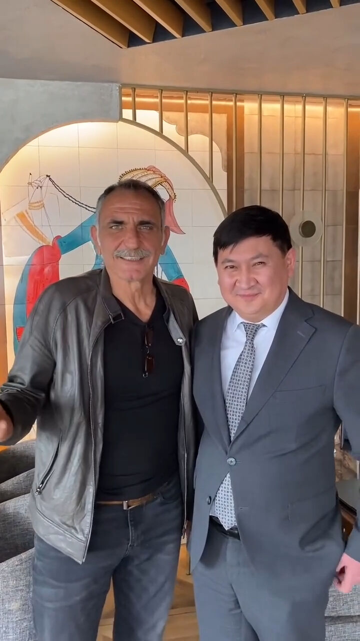 Kazakistan Başkonsolosu Nuriddin Amankul’dan gündem olan ‘Kurtlar Vadisi’ sorusu! Gürkan Uygun’dan bomba cevap Kazakistan başkonsolosu Nuriddin Amankul’dan gündem olan ‘Kurtlar Vadisi’ sorusu! Gürkan Uygun’dan bomba cevap - 3. Resim