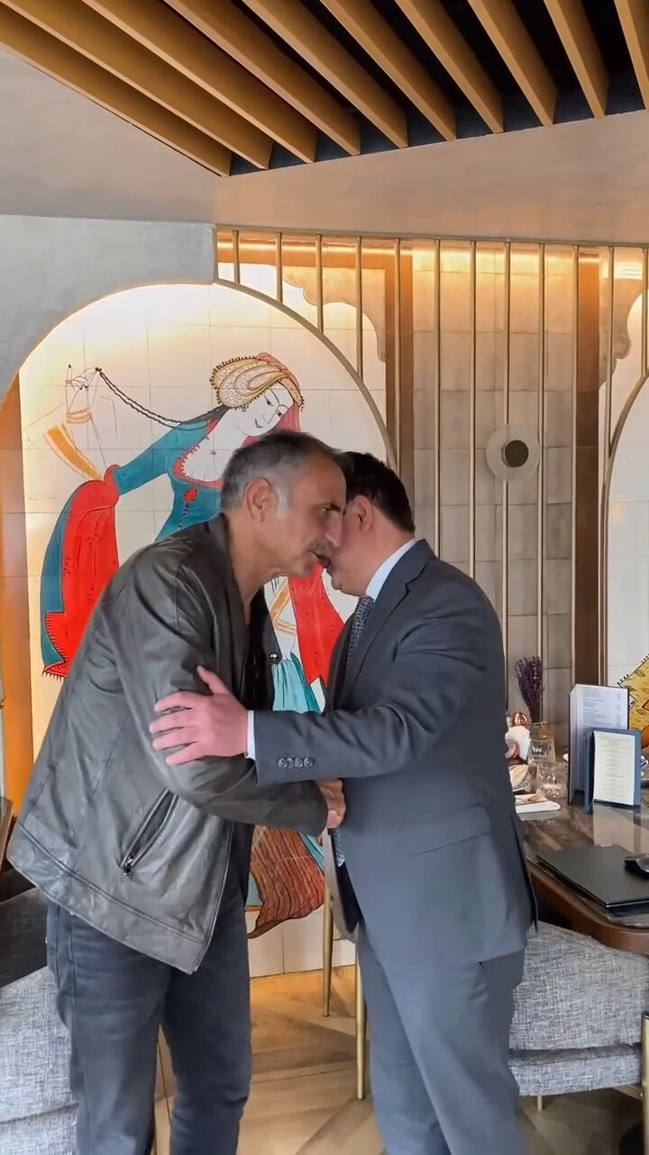 Kazakistan Başkonsolosu Nuriddin Amankul’dan gündem olan ‘Kurtlar Vadisi’ sorusu! Gürkan Uygun’dan bomba cevap Kazakistan başkonsolosu Nuriddin Amankul’dan gündem olan ‘Kurtlar Vadisi’ sorusu! Gürkan Uygun’dan bomba cevap - 4. Resim