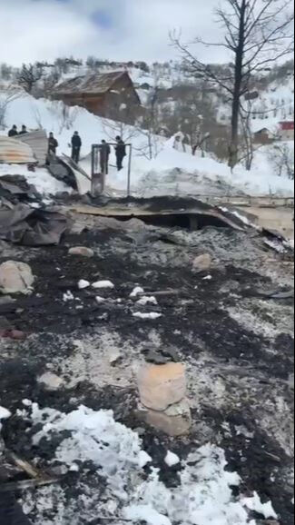 Kültürel miras listesindeydi! Tarihi Satsikhuri Camii yanarak küle döndü - 2. Resim