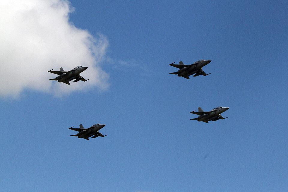 Savaş uçağı sırra kadem bastı! Filipinler ordusu alarma geçti Savaş uçağı sırra kadem bastı! Filipinler ordusu alarma geçti - 1. Resim