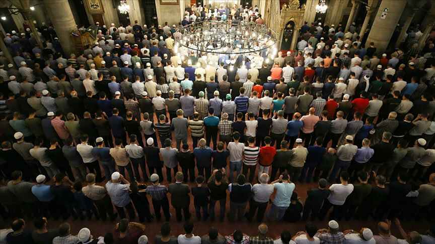 Teravih namazı tek kılınır mı? Teravih namazı Ramazan ayında birlik ve beraberliği temsil ediyor - 1. Resim