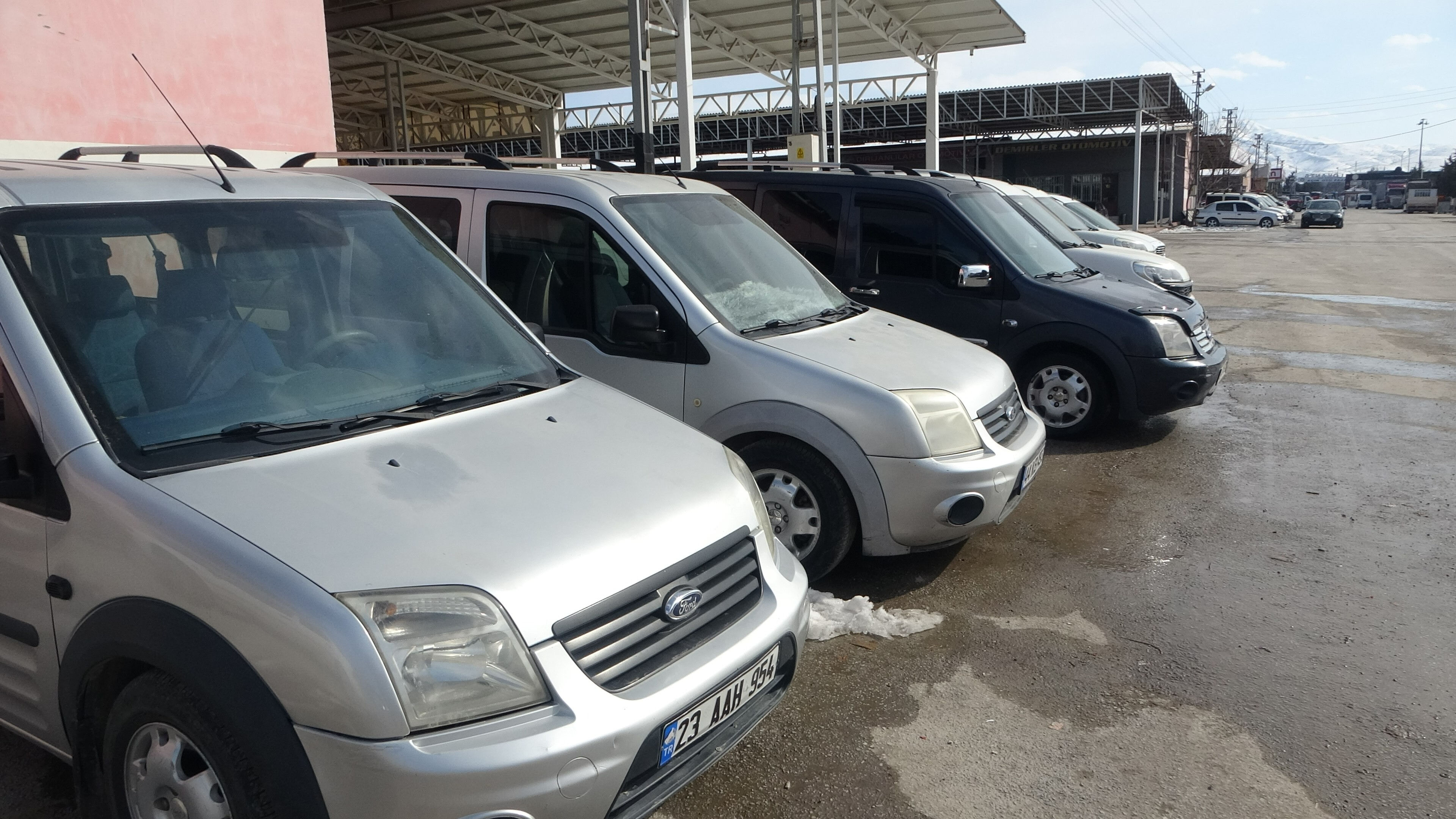 Araba almayı düşünenler dikkat! 2. elde bayram öncesi hareketliliği - 1. Resim