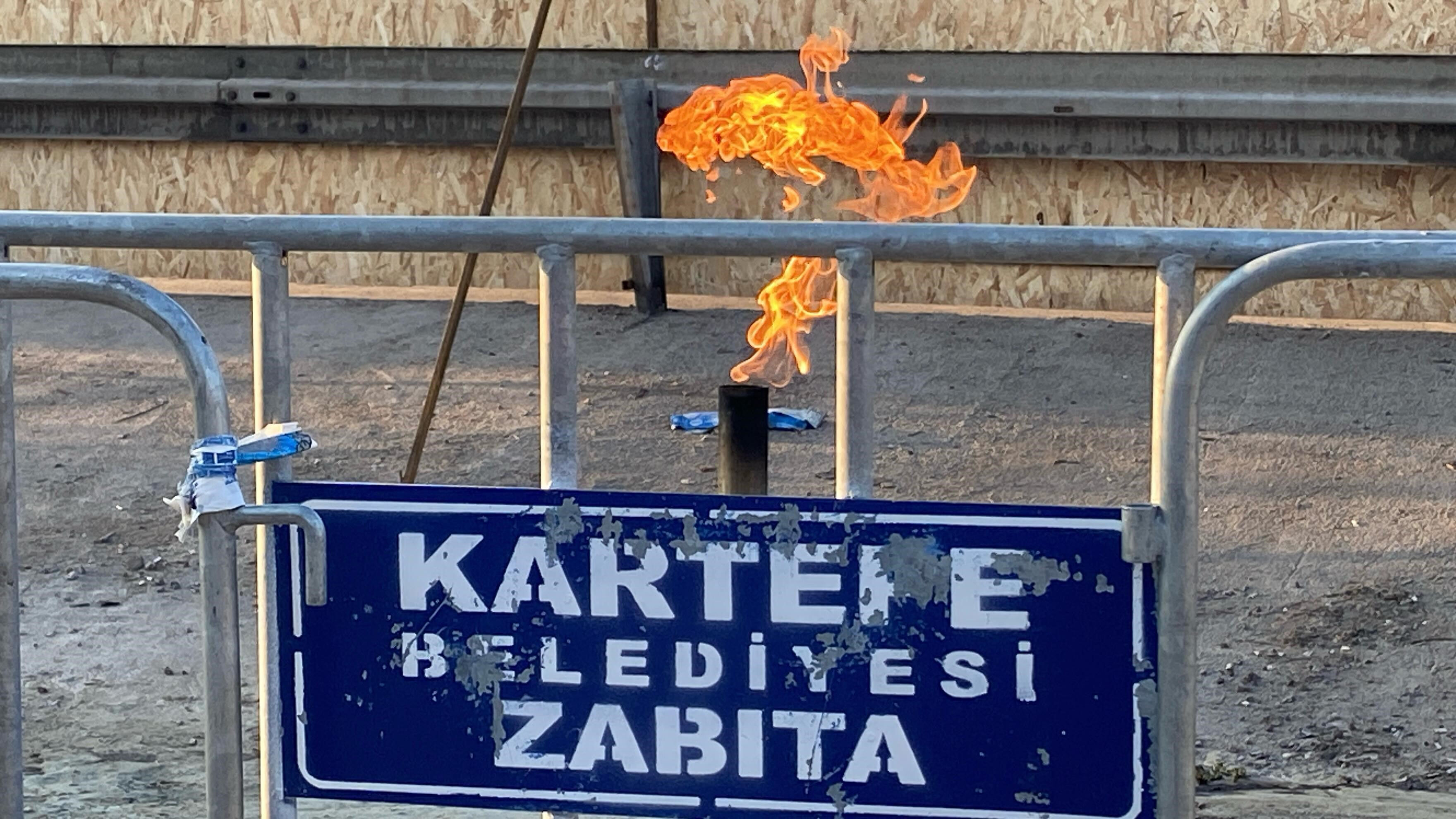 Biri bitti diğeri başladı: Kocaeli'de inşaat işçileri ne yapacağını şaşırdı! 3 gündür yanıyor - 3. Resim