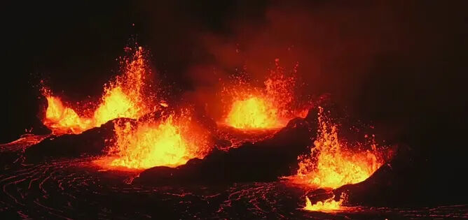 Dünyanın en korkunç volkanı Kilauea Yanardağı 12. kez patladı - 1. Resim
