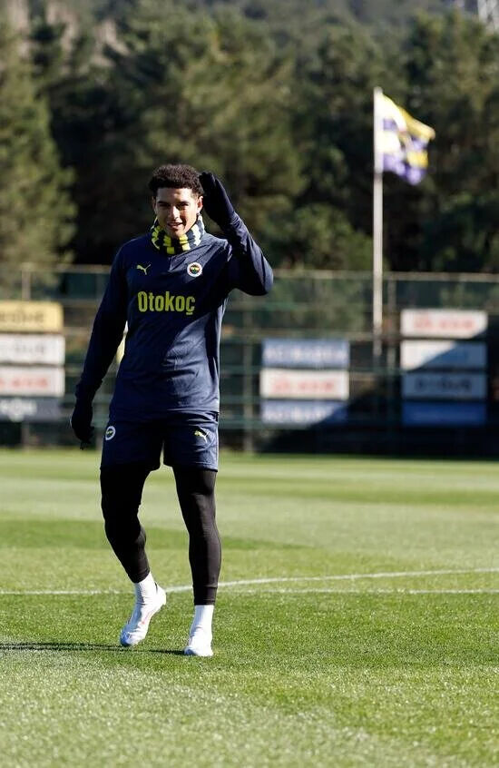 Fenerbahçe'ye müjdeli haber! Diego Carlos bireysel çalışmalara başladı Fenerbahçe'ye müjdeli haber! Diego Carlos bireysel çalışmalara başladı - 1. Resim