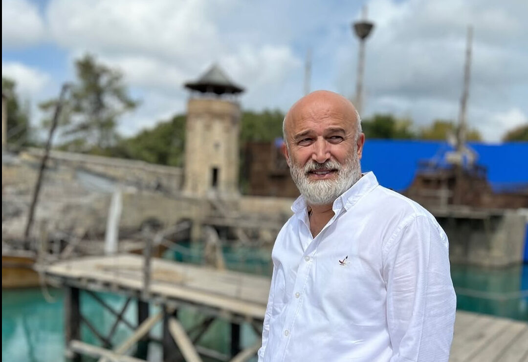 Halil Necipoğlu kimdir? Ramazan Bereketi programını sunuyor Halil Necipoğlu kimdir? Ramazan Bereketi programını sunuyor - 1. Resim