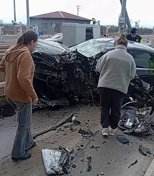 Karı kocanın hayatını kaybettiği kazadan kahreden detay! Yenidoğan bebekleriyle eve dönüyorlarmış... - 1. Resim