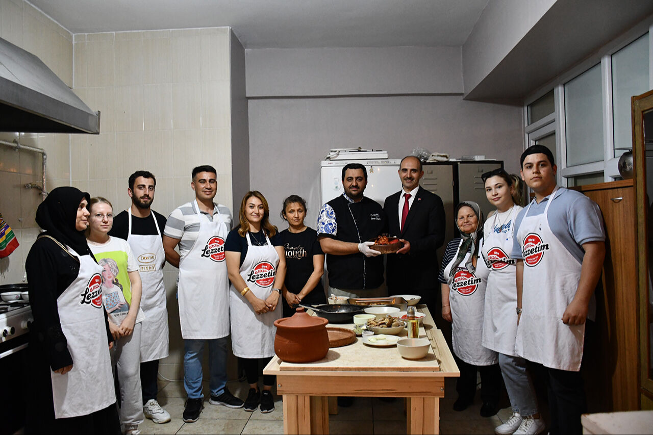 'Keklik kebabı' iftar sofralarının vazge&ccedil;ilmezi! T&uuml;rk&uuml;lere konu olan yemek Bilecikli ustalar tarafından yapılıyor - 3. Resim