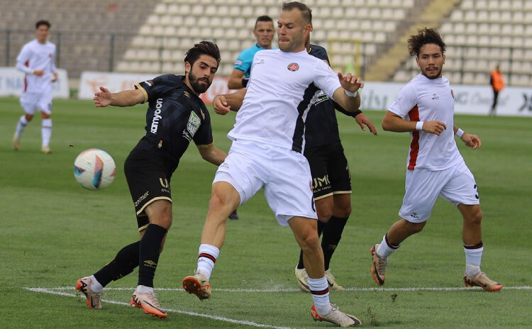 Maçı Atilla Karaoğlan yönetecek! Karagümrük - Bandırmaspor  maçı ne zaman, saat kaçta, hangi kanalda, nerede izlenir? - 3. Resim