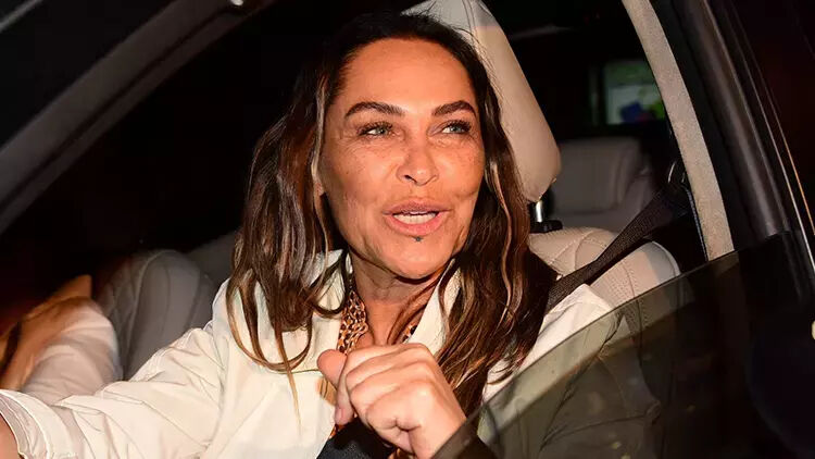 Muhabirin sözleri Hülya Avşar'ı çıldırttı! Verdiği tepki gündem oldu - 1. Resim