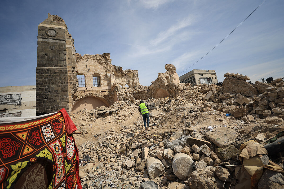 Paha biçilmez yazma eserler enkaz altında! Büyük Ömer Camii ve Paşa Sarayı Müzesi'nde kurtarma çalışmaları Paha biçilmez eserler enkaz altında! Büyük Ömer Camii ve Paşa Sarayı Müzesi'nde kurtarma çalışmaları - 2. Resim