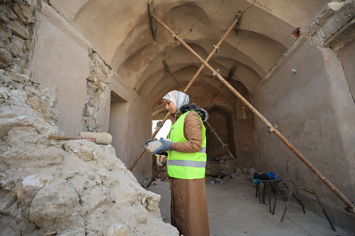 Paha biçilmez yazma eserler enkaz altında! Büyük Ömer Camii ve Paşa Sarayı Müzesi'nde kurtarma çalışmaları Paha biçilmez eserler enkaz altında! Büyük Ömer Camii ve Paşa Sarayı Müzesi'nde kurtarma çalışmaları - 1. Resim