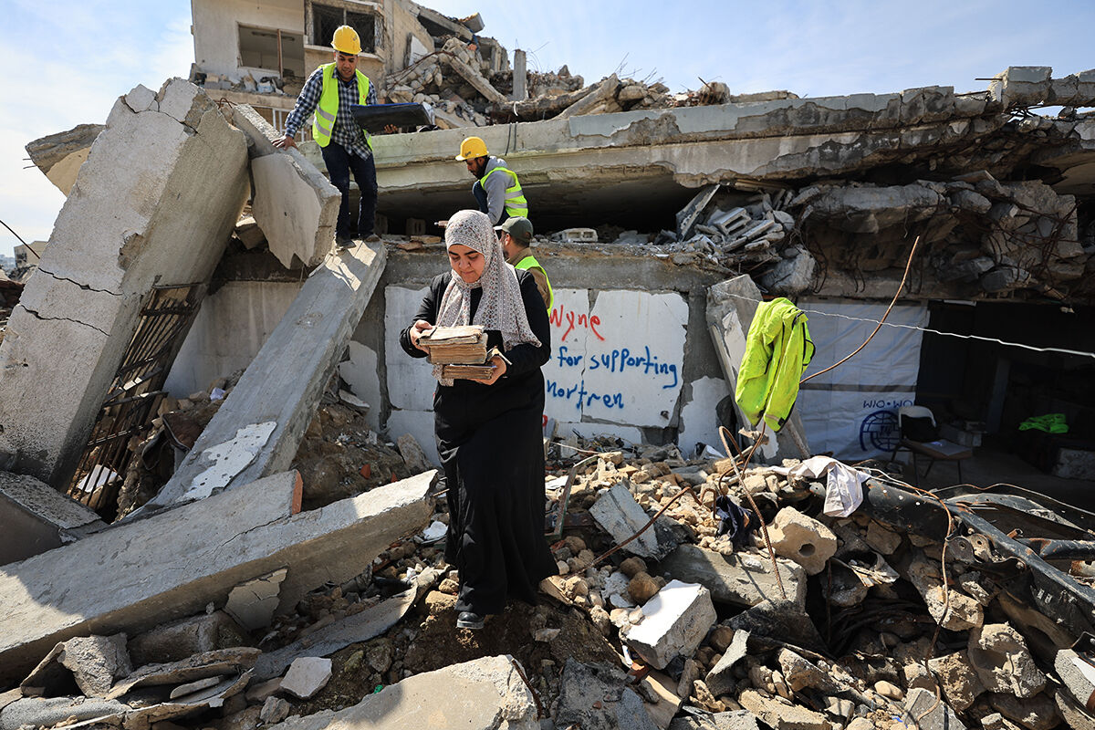 Paha biçilmez yazma eserler enkaz altında! Büyük Ömer Camii ve Paşa Sarayı Müzesi'nde kurtarma çalışmaları Paha biçilmez eserler enkaz altında! Büyük Ömer Camii ve Paşa Sarayı Müzesi'nde kurtarma çalışmaları - 13. Resim
