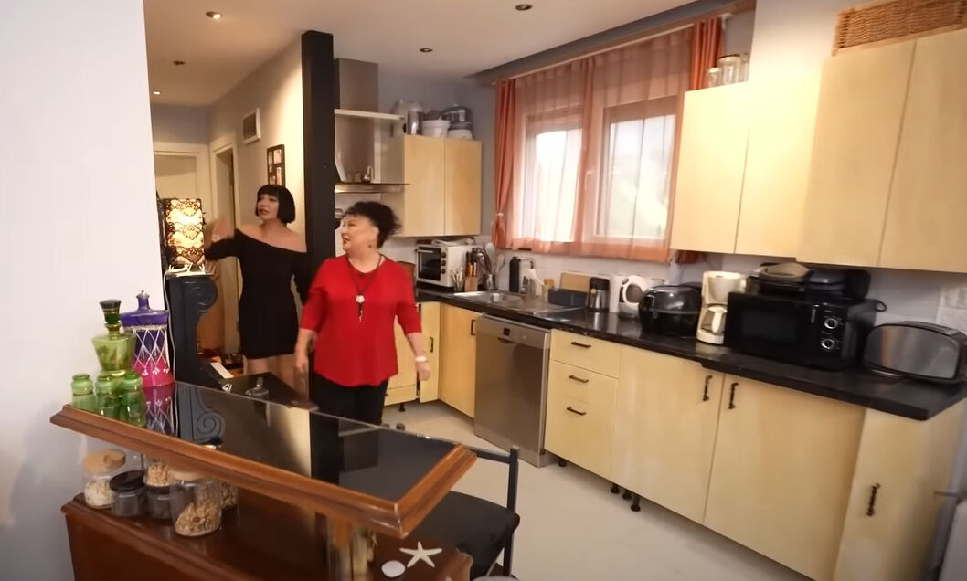 Parla Şenol evinin kapılarını ilk kez açtı! Nostalji kokan mütevazi evi gündem oldu Parla Şenol evinin kapılarını ilk kez açtı! Nostalji kokan mütevazi evi gündem oldu - 5. Resim