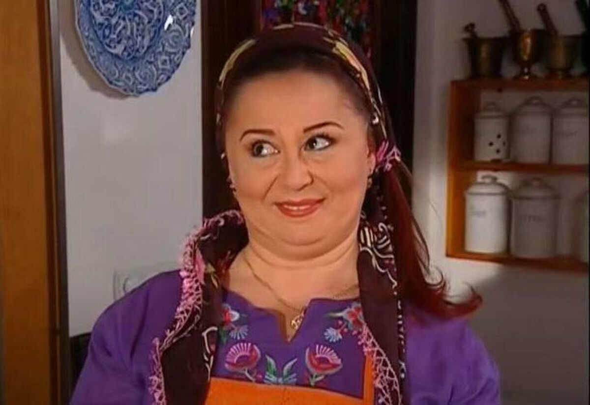 Parla Şenol evinin kapılarını ilk kez açtı! Nostalji kokan mütevazi evi gündem oldu Parla Şenol evinin kapılarını ilk kez açtı! Nostalji kokan mütevazi evi gündem oldu - 1. Resim