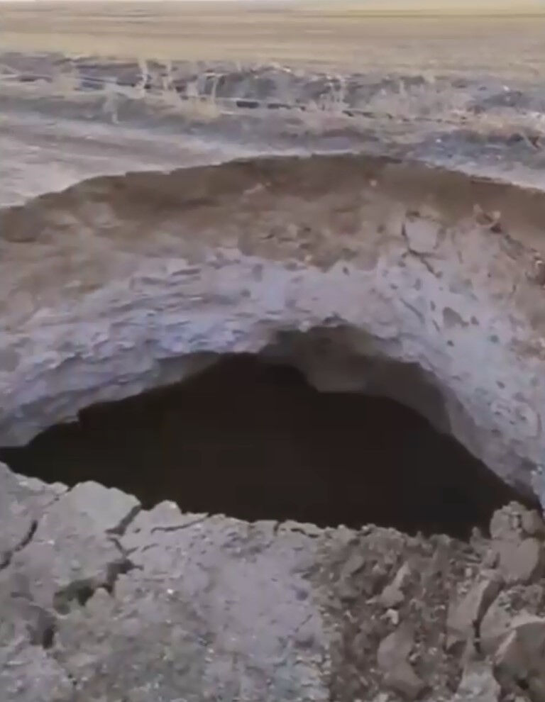 Aksaray'da ürküten manzara! Derinliği 4 metreyi buldu - 1. Resim