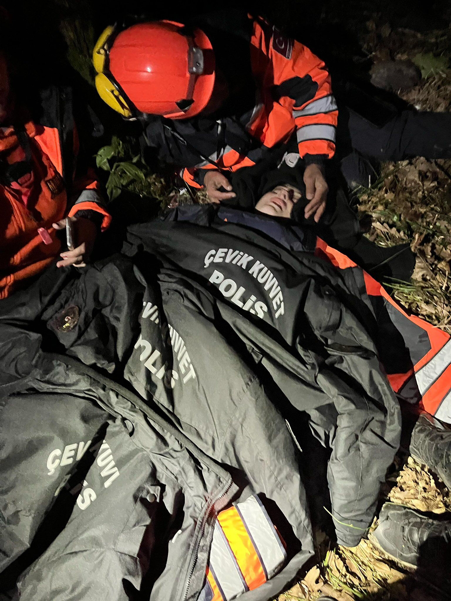 Belgrad Ormanı'nda aranıyordu! Kayıp mimar Ece Gürel sağ olarak bulundu Belgrad Ormanı'nda aranıyordu! Kayıp mimar Ece Gürel sağ olarak bulundu - 4. Resim