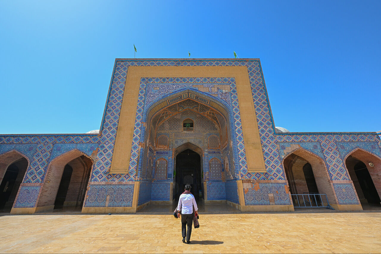 Çinilerini görenler hayran oluyor! Şah Cihan Camii ramazanı en iyi hissettiren mimariye sahip - 8. Resim