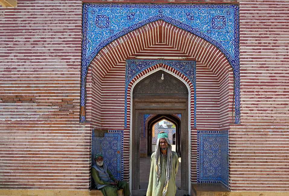 Çinilerini görenler hayran oluyor! Şah Cihan Camii ramazanı en iyi hissettiren mimariye sahip - 5. Resim