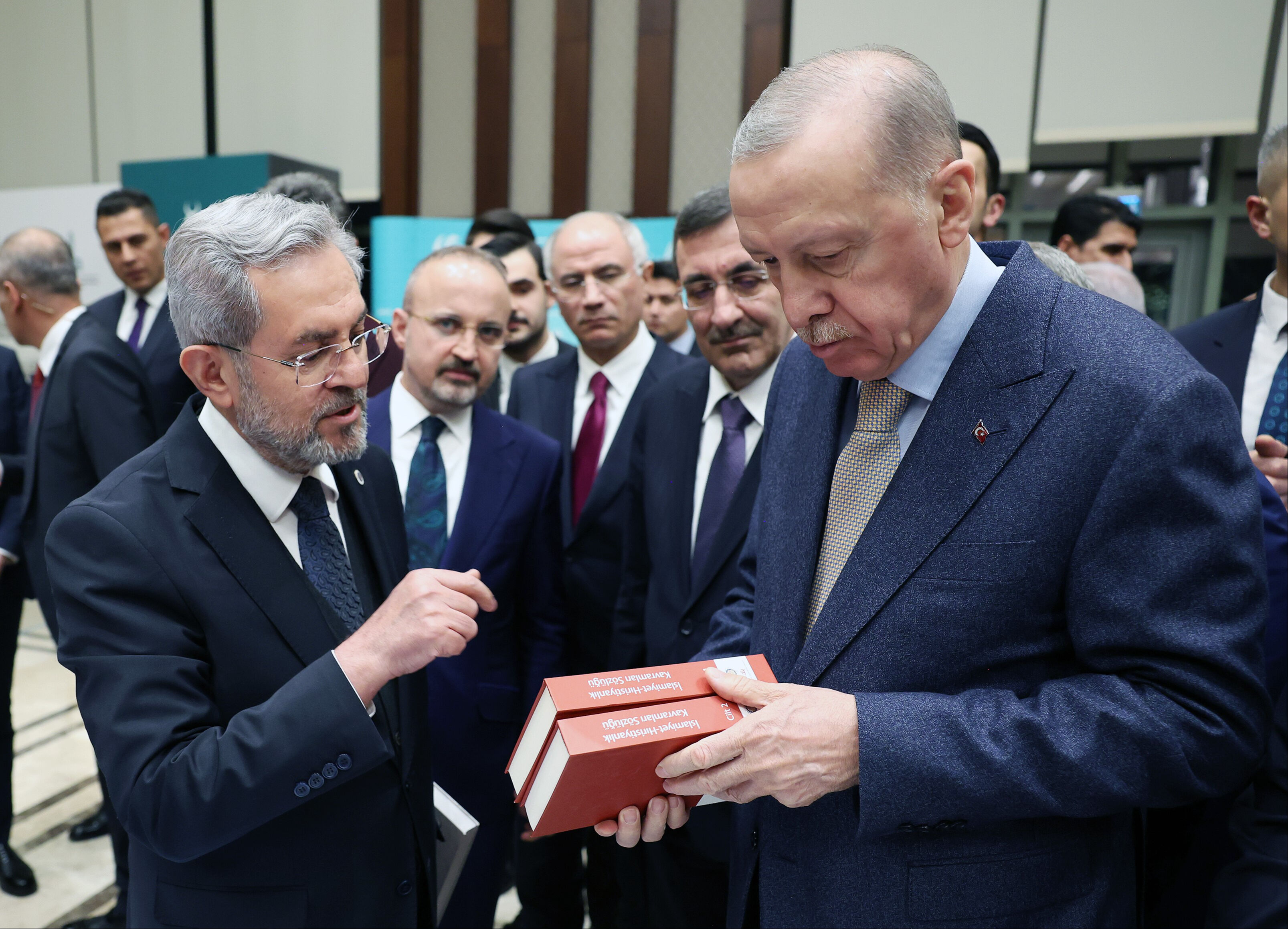 Cumhurbaşkanı Erdoğan'dan kitap fuarına ziyaret - 1. Resim