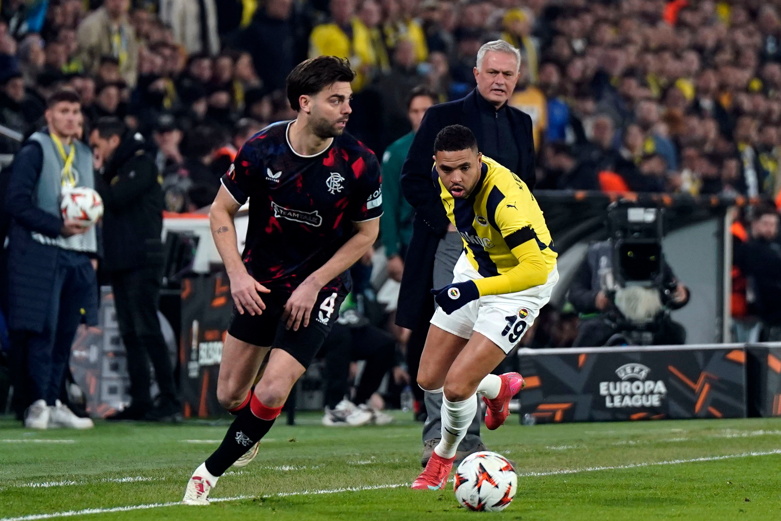 CANLI ANLATIM | Fenerbahçe - Rangers - 1. Resim