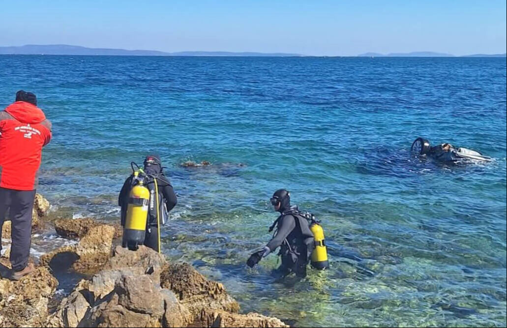 İzmir’de acı son! Bir genç aracıyla denize uçtu - 1. Resim
