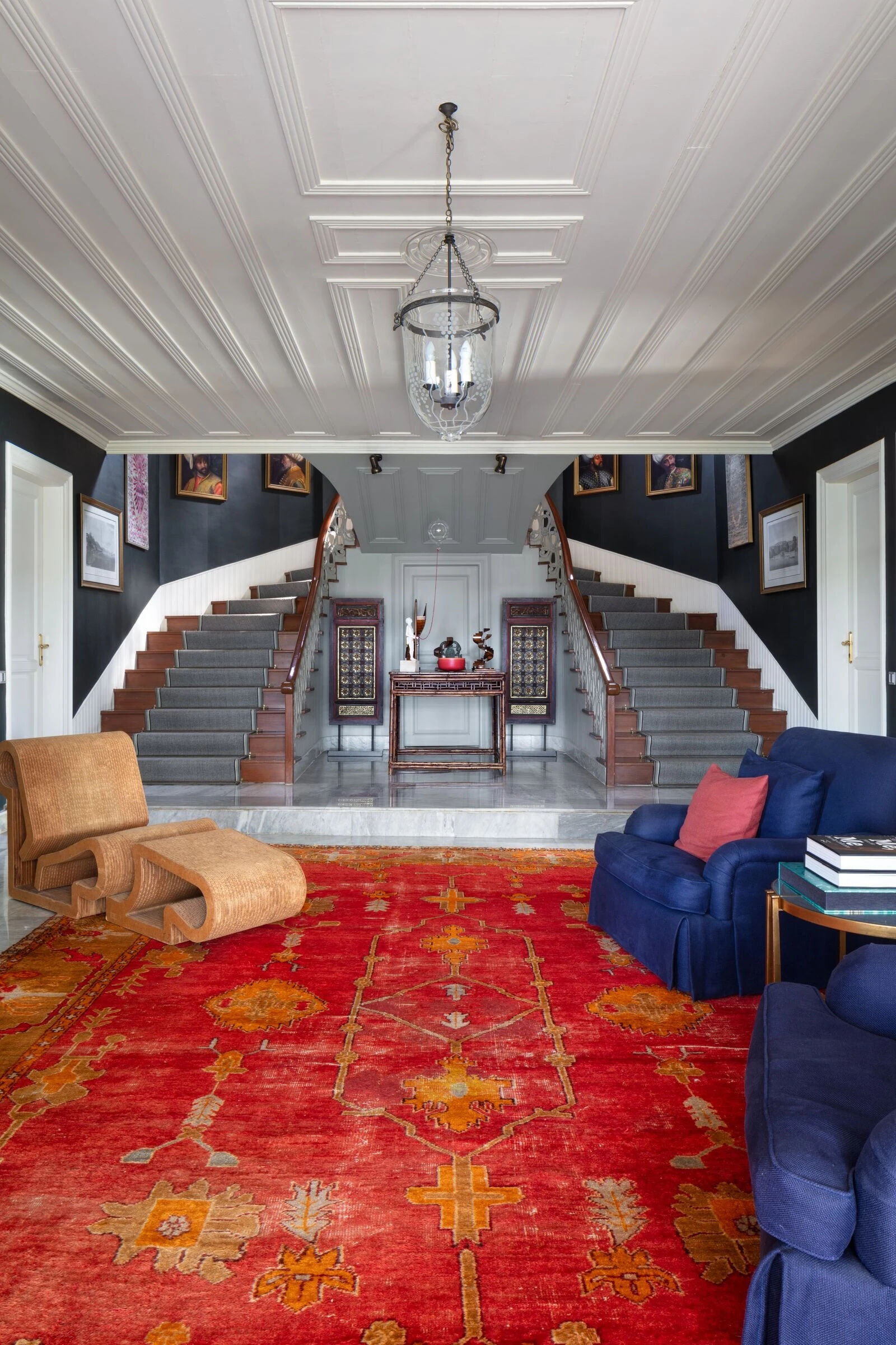 Merhum Mustafa Koç'un eşi Caroline Koç, Kandilli'deki evinin kapılarını ilk kez açtı! Lüks malikanede yok yok... Mustafa Koç'un eşi Caroline Koç Kandilli'deki evinin kapılarını ilk kez açtı! Lüks malikanede yok yok... - 4. Resim