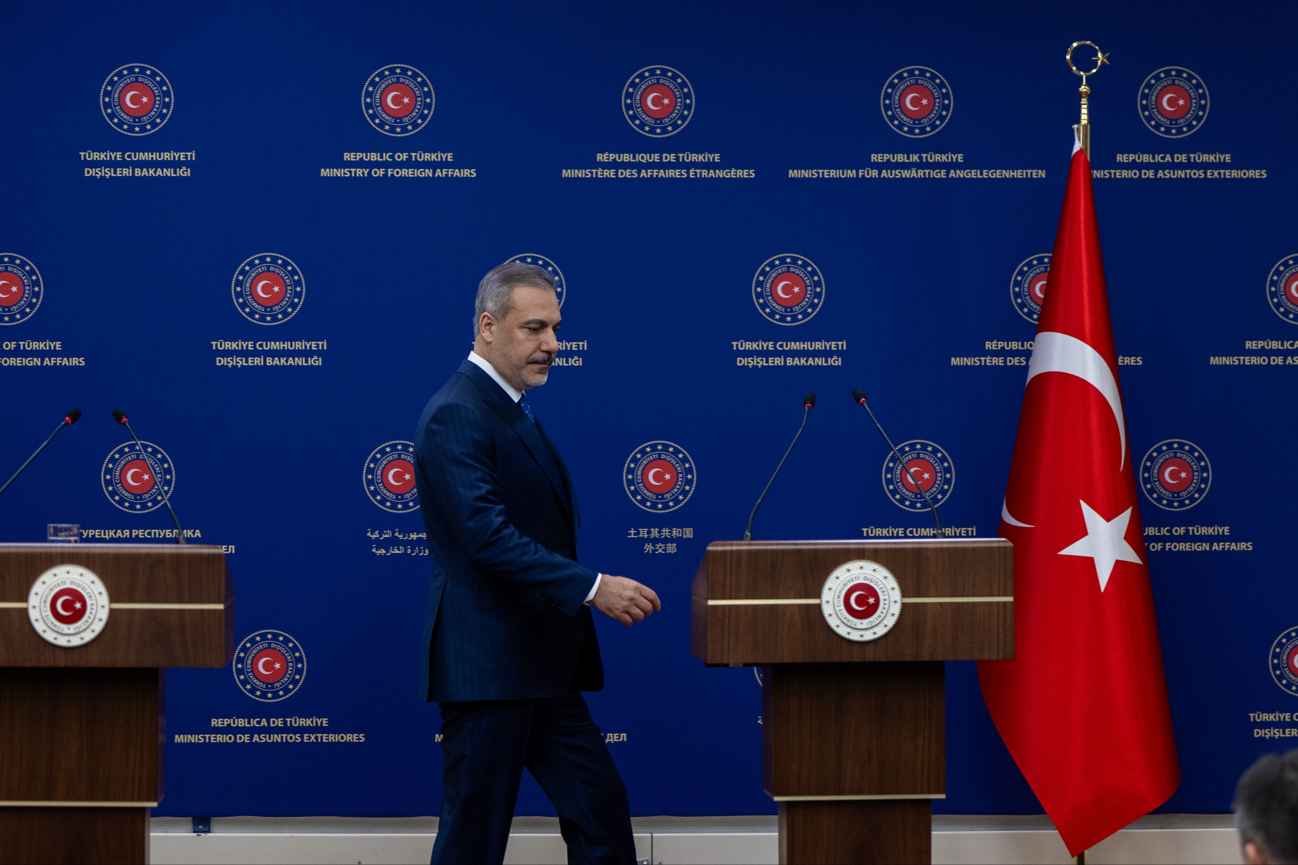 NATO çöküyor, AB ordusu geliyor! Avrupa dönüşü olmayan yolda Avrupa'nın güvenlik korkusuna Bakan Fidan'dan