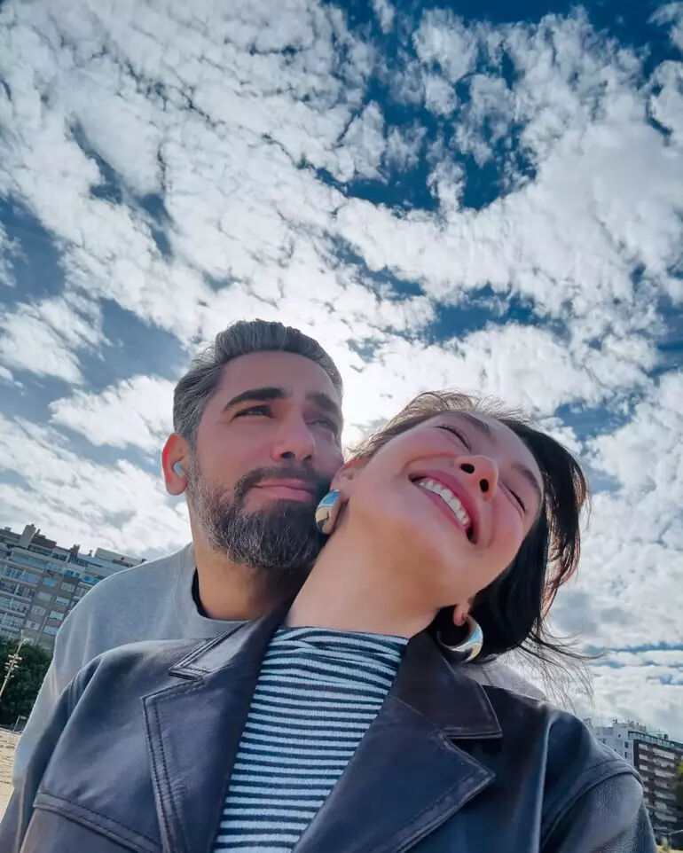 Neslihan Atagül ve Kadir Doğulu'nun mutlu günü! Bebeklerini kucaklarına aldılar - 1. Resim