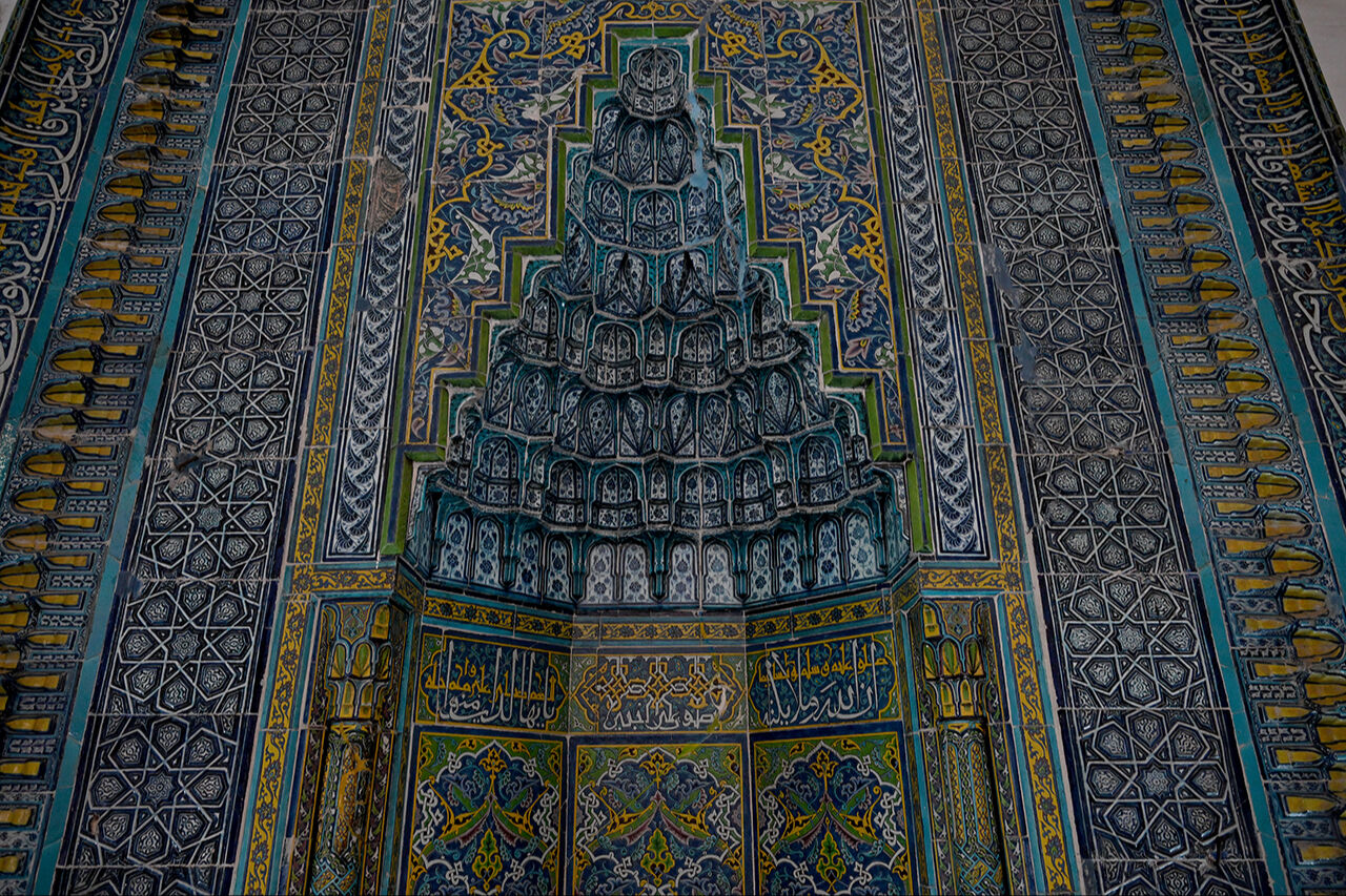 600 yıl önce yapıldı, motifleri bugüne zor ulaştı! Muradiye Camisi çinilerini görenler hayranlığını gizleyemiyor - 2. Resim