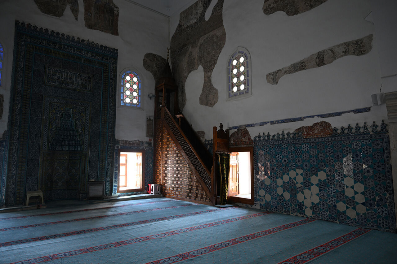 600 yıl önce yapıldı, motifleri bugüne zor ulaştı! Muradiye Camisi çinilerini görenler hayranlığını gizleyemiyor - 5. Resim