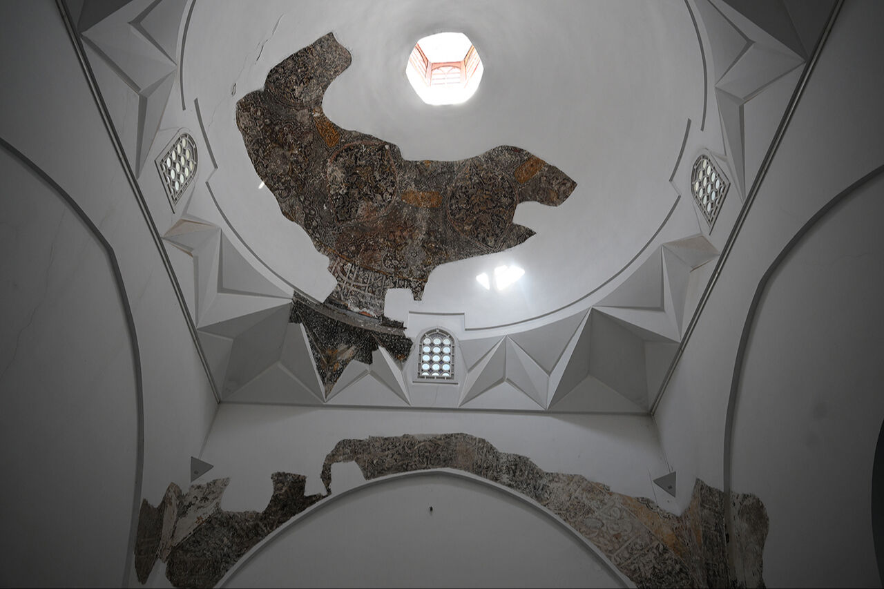 600 yıl önce yapıldı, motifleri bugüne zor ulaştı! Muradiye Camisi çinilerini görenler hayranlığını gizleyemiyor - 4. Resim