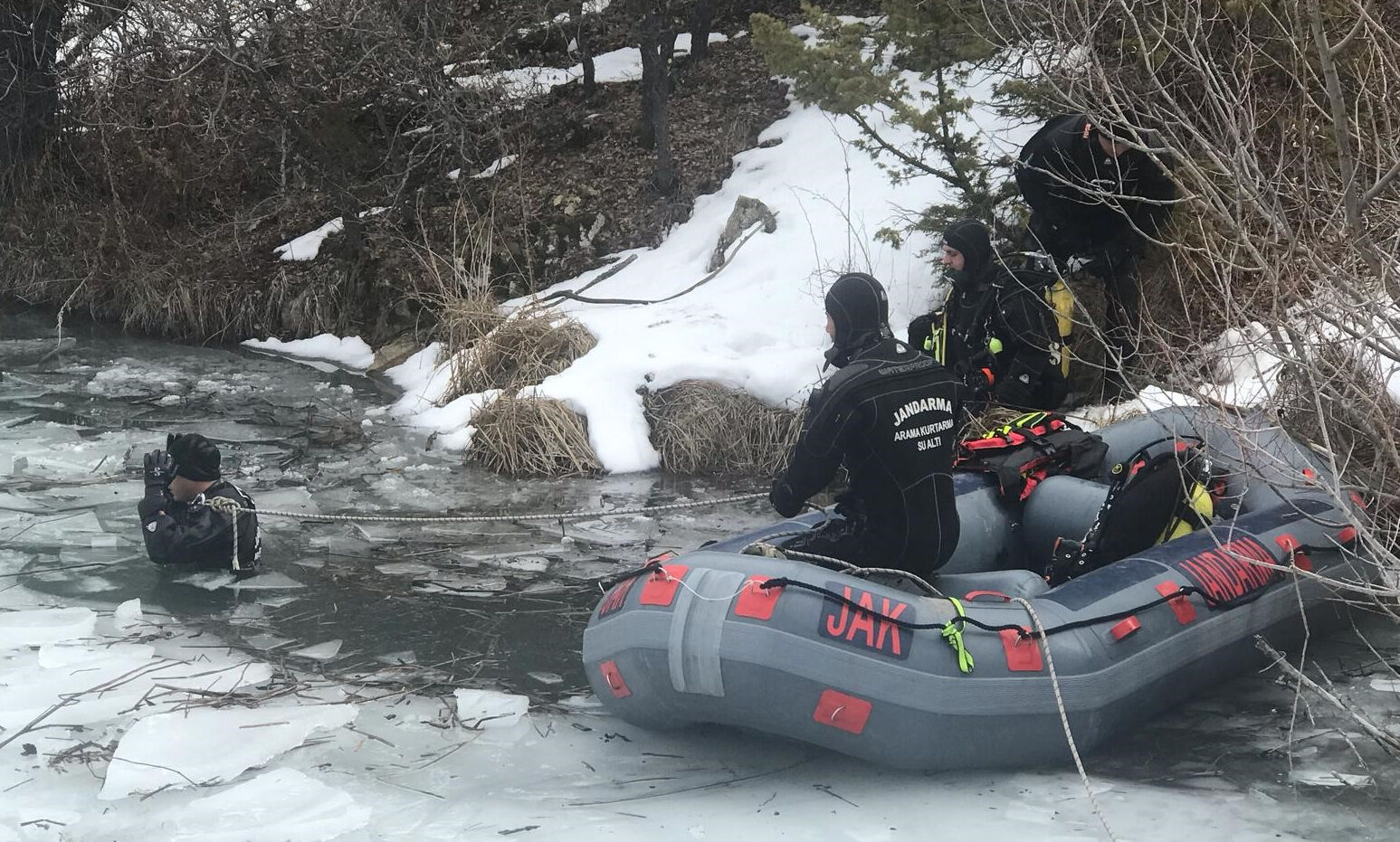 Günlerdir aranan öğretmen, gölde ölü bulundu - 2. Resim