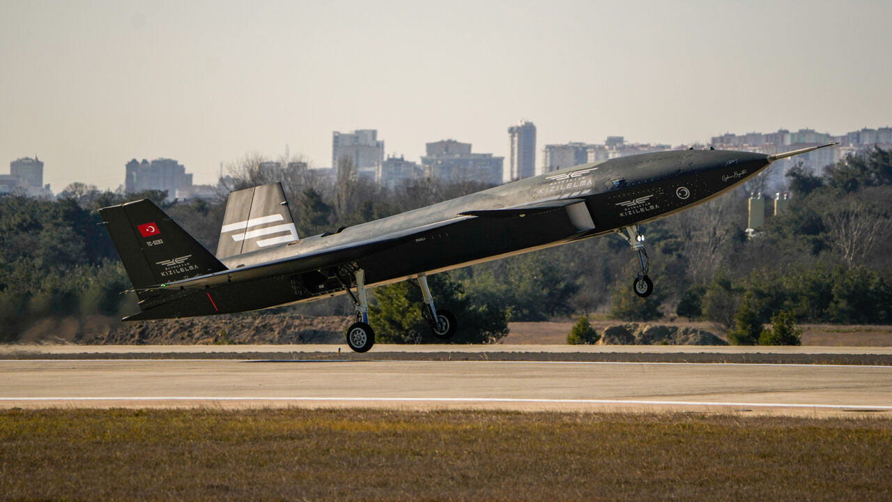 Havada tarih yazacak! Bayraktar KIZILELMA bir testi daha başarıyla tamamladı Havada tarih yazacak! Bayraktar KIZILELMA bir testi daha başarıyla tamamladı - 2. Resim