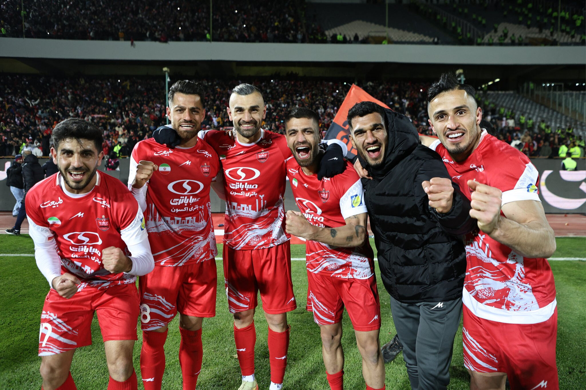 İsmail Kartal ve Serdar Dursun Persepolis'i zirveye taşıdı! İsmail Kartal ve Serdar Dursun Persepolis'i zirveye taşıdı! - 2. Resim