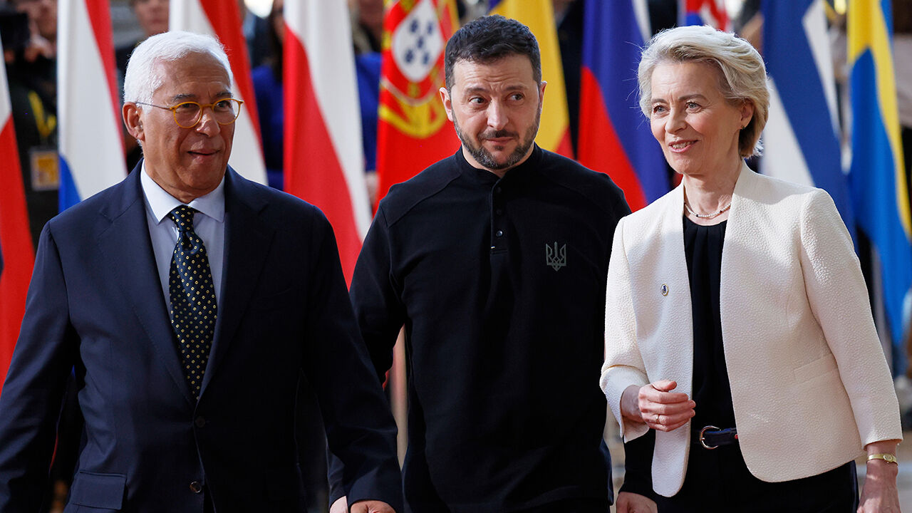 NATO çöküyor, AB ordusu geliyor! Avrupa dönüşü olmayan yolda NATO çöküyor, AB ordusu geliyor! Bakan Fidan'a göre 'ok yaydan çıktı!' - 1. Resim