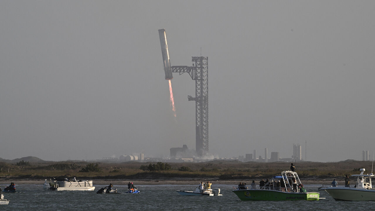 Starship uzay aracı havada patladı! Uçuşlar aksadı Starship uzay aracı havada patladı! Uçuşlar aksadı - 1. Resim