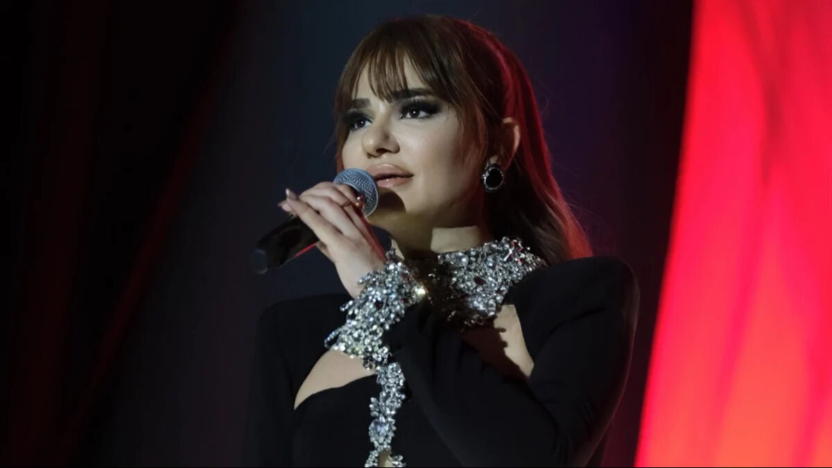 Ünlü şarkıcı Derya Bedavacı'nın sahne ücreti ağızları açık bıraktı!  Ünlü şarkıcı Derya Bedavacı'nın sahne ücreti ağızları açık bıraktı!