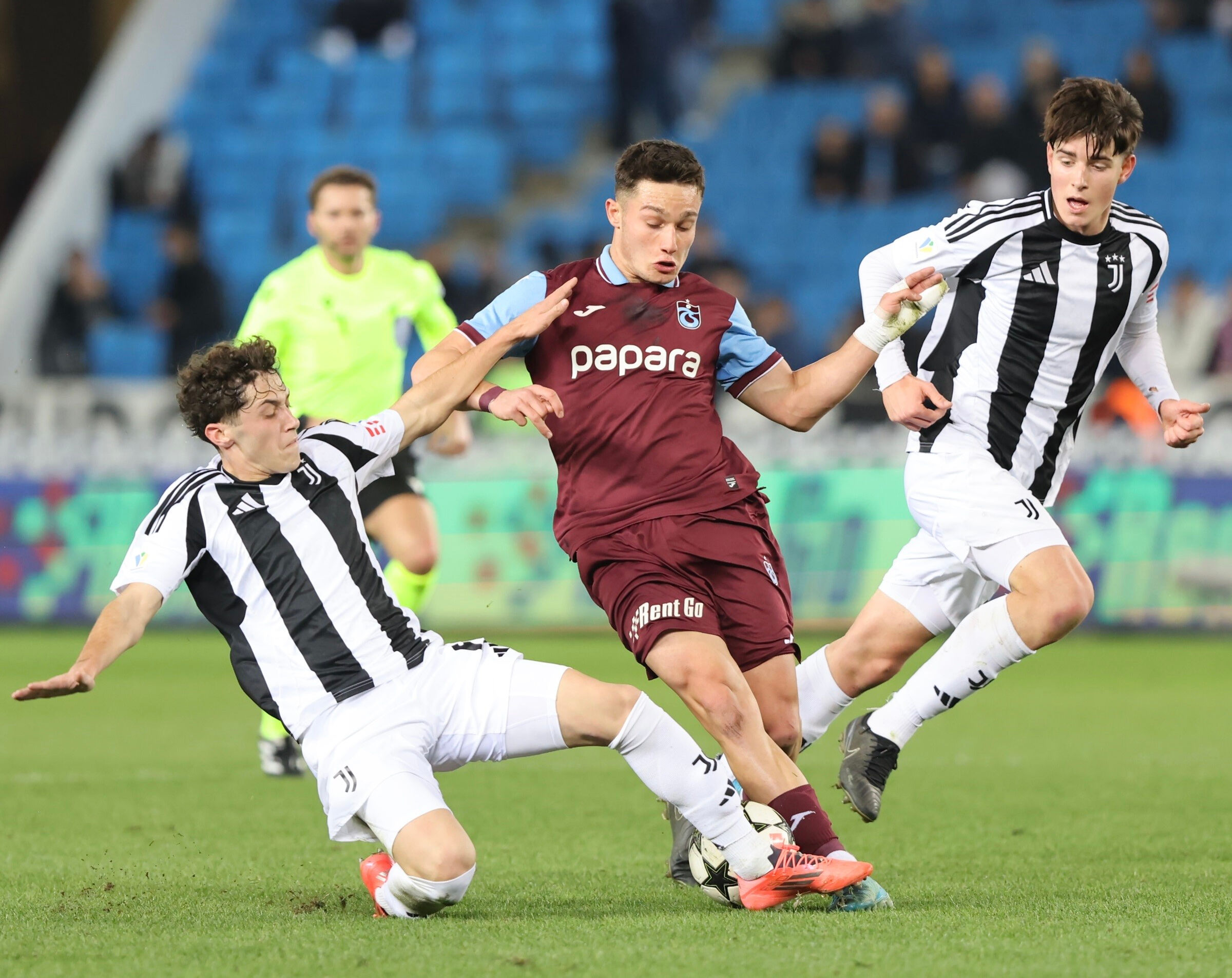 Yolun sonu kupa! Trabzonspor'un gençleri şampiyonluğa inanıyor - 1. Resim