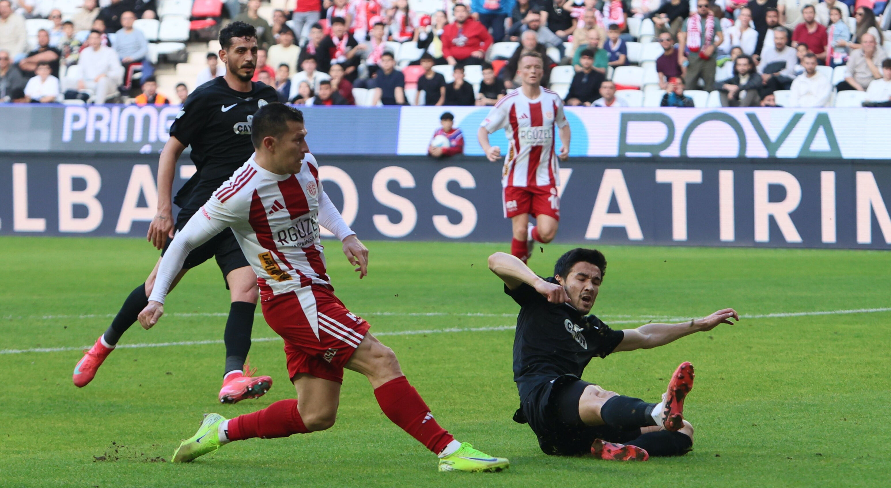 Antalya'da nefes kesen maç! Gaich'ten son dakika golleri - 4. Resim