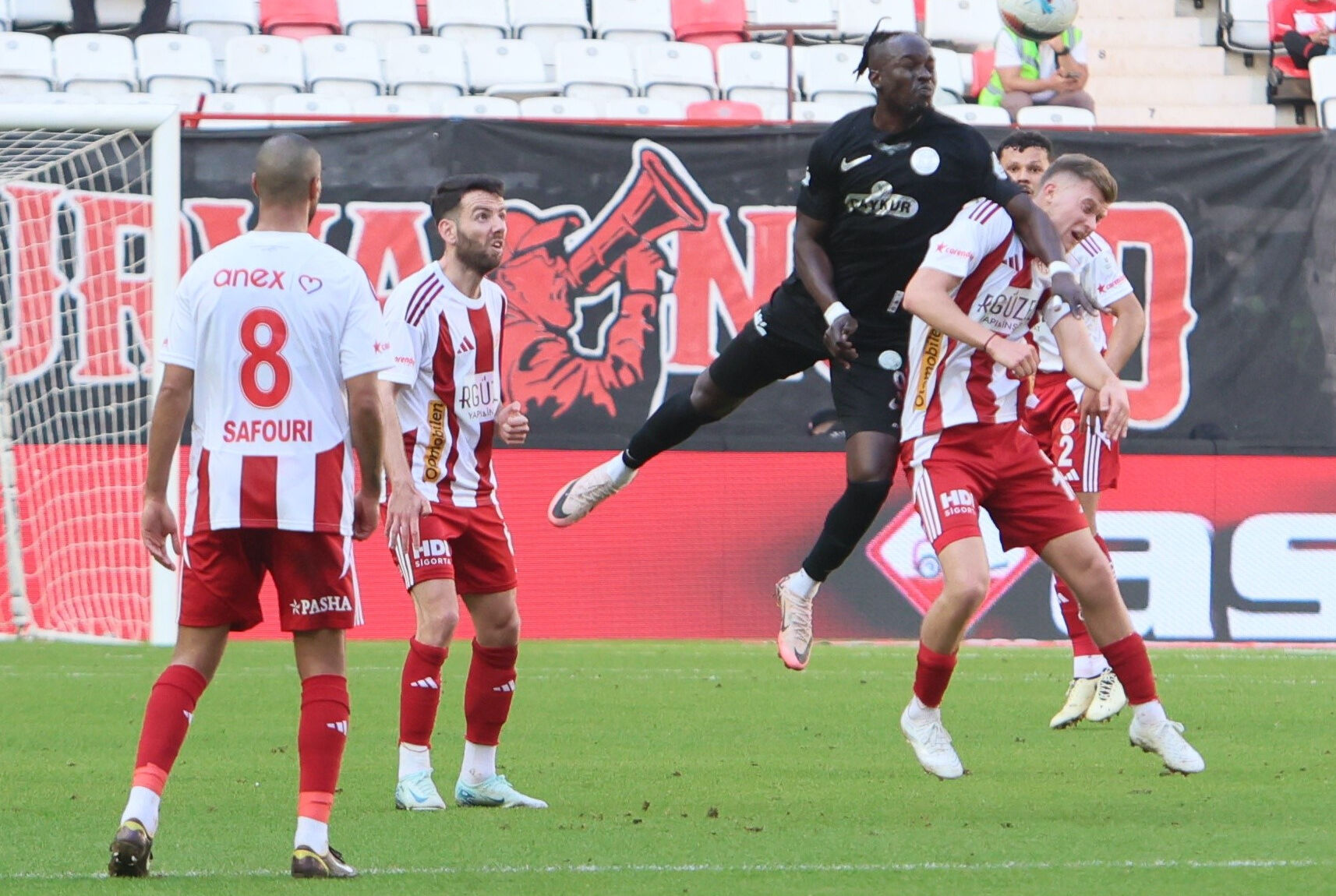 Antalya'da nefes kesen maç! Gaich'ten son dakika golleri - 3. Resim