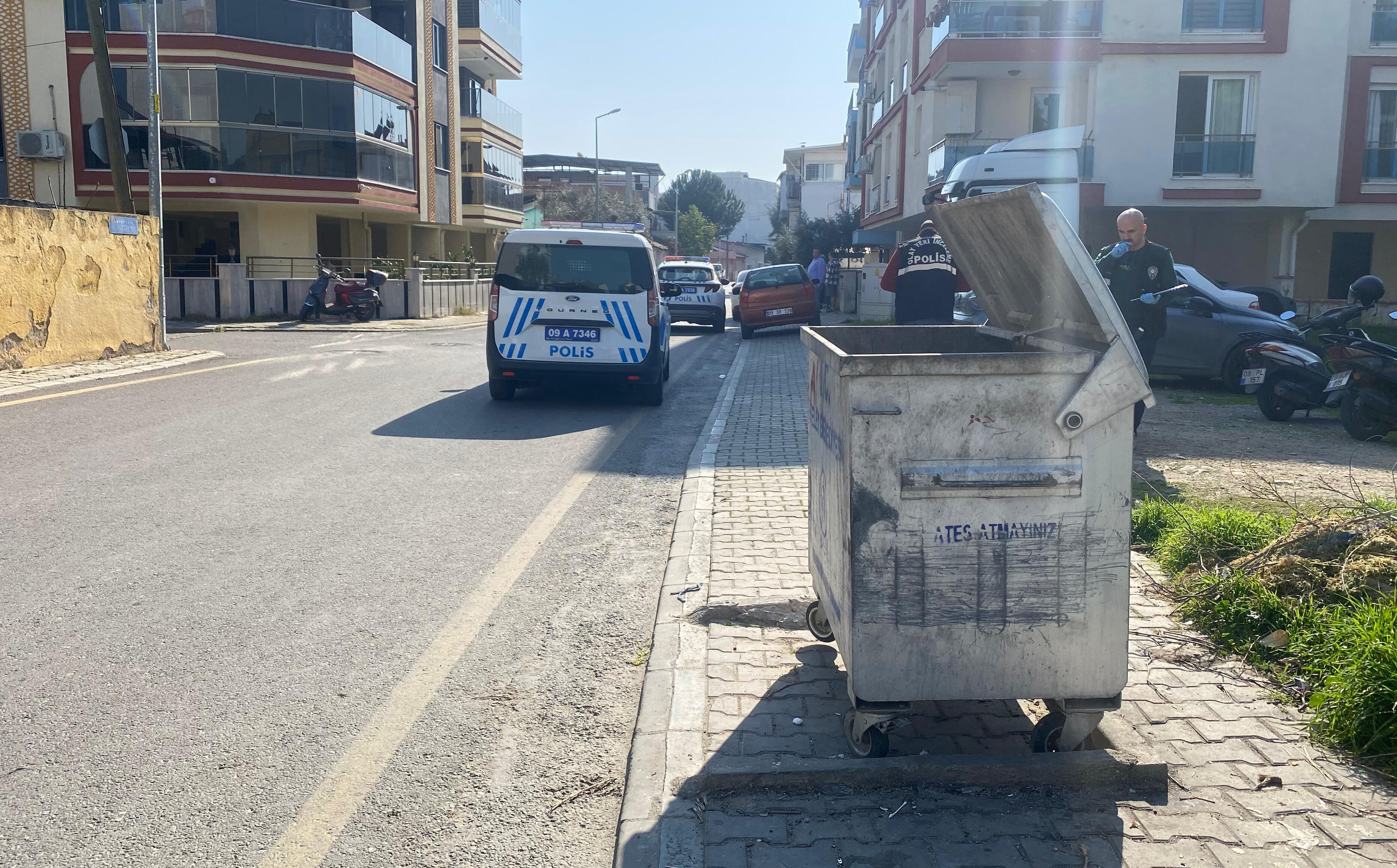 Çöp dökme kavgasında kan aktı! Hem komşusunu hem kızını... - 2. Resim