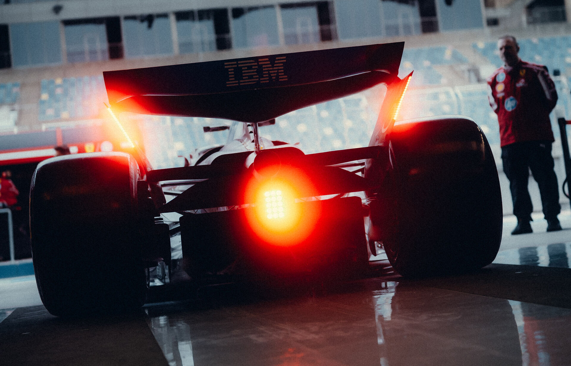 Formula 1'de mini-DRS krizi büyüyor! Ferrari ve McLaren fabrikalarına FIA incelemesi - 1. Resim