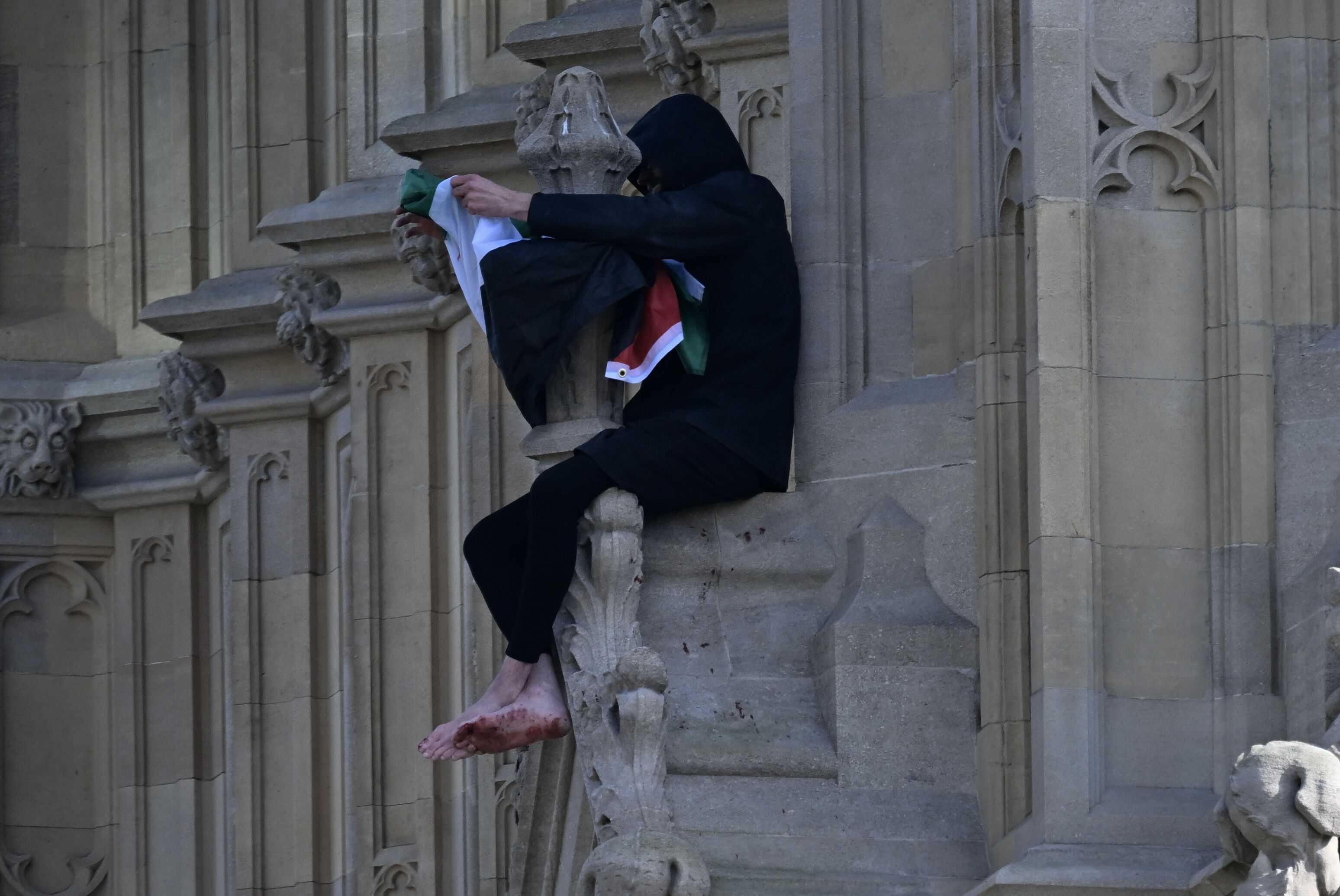 İngiltere'de tarihi protesto: Filistin bayrağı Big Ben'in tepesinde - 1. Resim