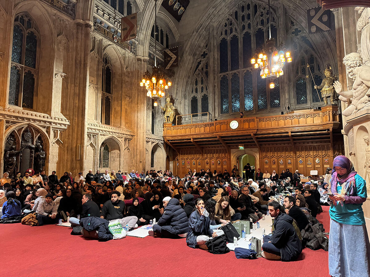 İngiltere'nin kalbinde ezan yankılandı! Londra'nın tarihi Guildhall binasında dikkat çeken iftar İngiltere'nin kalbinde ezan yankılandı! Londra'nın tarihi Guildhall binasında dikkat çeken iftar - 2. Resim