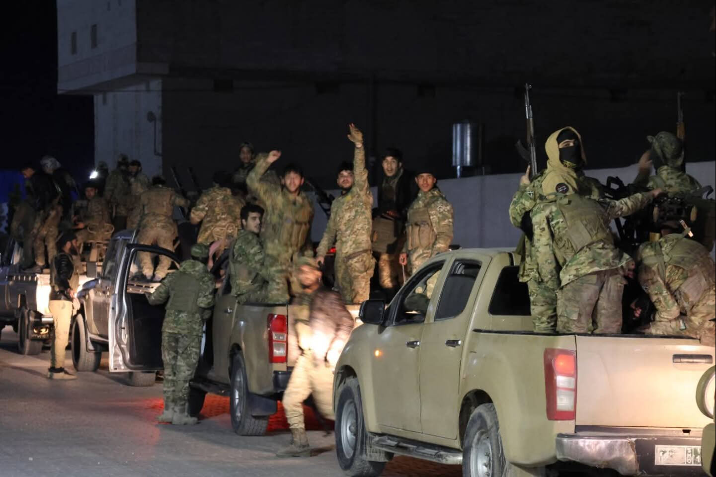 Kanlı isyan! Rejim kalıntıları Suriye’yi karıştırmaya çalışıyor Kanlı isyan! Rejim kalıntıları Suriye’yi karıştırmaya çalışıyor - 1. Resim